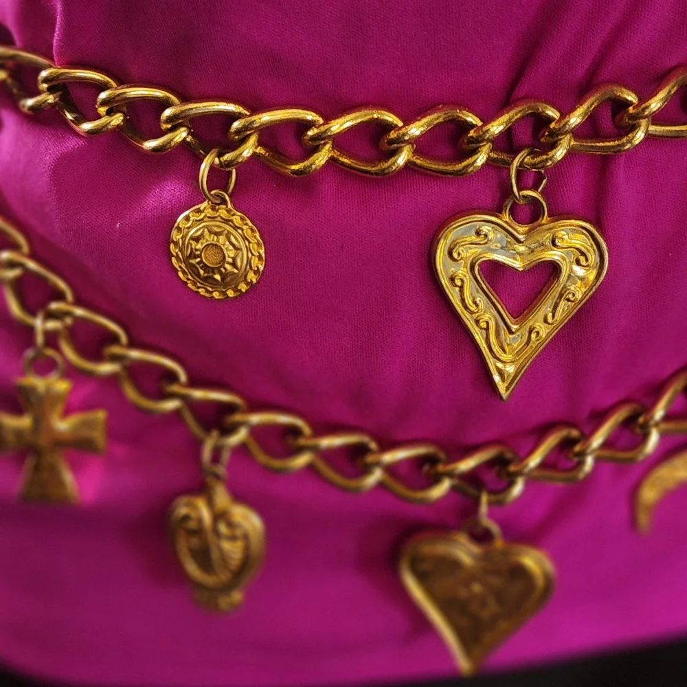 ESCADA 80's Vintage Gold Mystic Cross Charm Chain Belt. Excellent Cond. - Picture 6 of 9